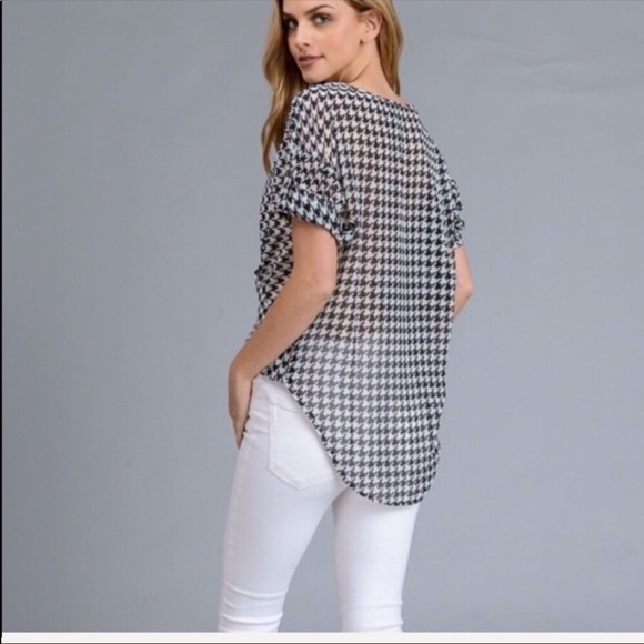 Houndstooth Criss Cross Top - Picture 3 of 7